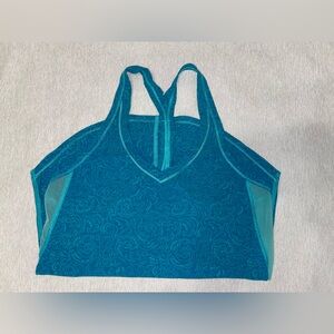 Lululemon Ultra-Light and Sweat-Wicking Tank. Size 0.